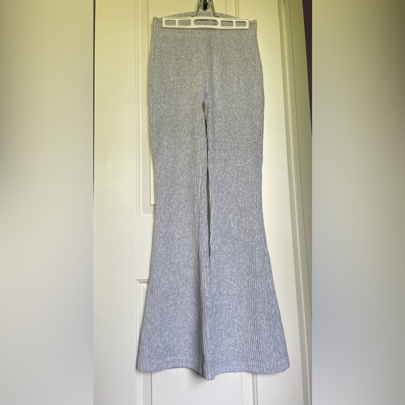 Aerie Grey Groove-On Velour High Waisted Flare Pant - Picture 4 of 4